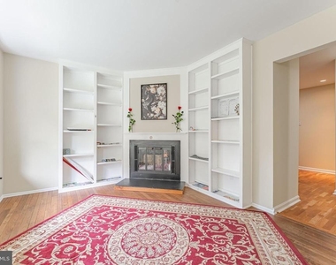 11 Chateau Circle - Photo Thumbnail 5