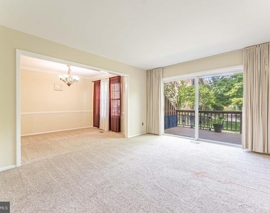 11 Chateau Circle - Photo Thumbnail 11