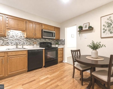 11 Chateau Circle - Photo Thumbnail 9
