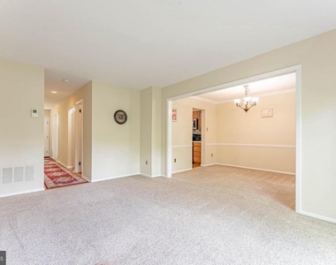 11 Chateau Circle - Photo Thumbnail 15
