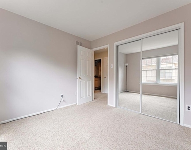 11 Chateau Circle - Photo Thumbnail 27