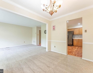 11 Chateau Circle - Photo Thumbnail 18