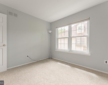 11 Chateau Circle - Photo Thumbnail 30