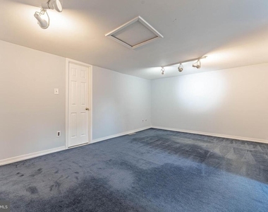 11 Chateau Circle - Photo Thumbnail 34