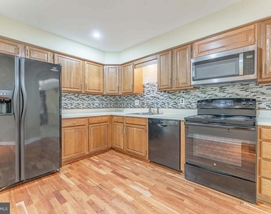 11 Chateau Circle - Photo Thumbnail 7