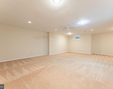 11 Chateau Circle - Photo Thumbnail 36