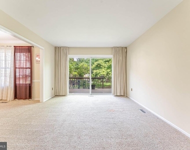 11 Chateau Circle - Photo Thumbnail 13