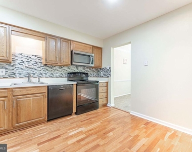 11 Chateau Circle - Photo Thumbnail 8
