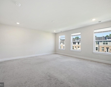 933 Anvil Court - Photo Thumbnail 10