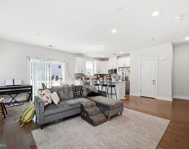 933 Anvil Court - Photo Thumbnail 4