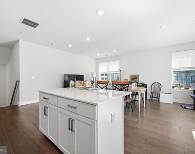 933 Anvil Court - Photo Thumbnail 6