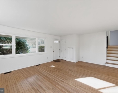 1567 Sugartown Road - Photo Thumbnail 5