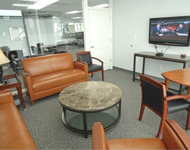 555 S Old Woodward Avenue - Photo Thumbnail 18