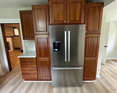 541 W Jersey Avenue - Photo Thumbnail 7