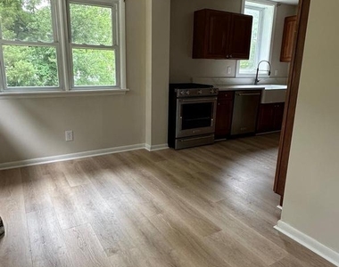 541 W Jersey Avenue - Photo Thumbnail 8