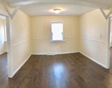 511 S Broadway - Photo Thumbnail 3