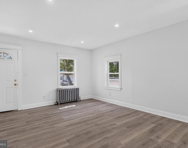 319 Laurel Avenue - Photo Thumbnail 5