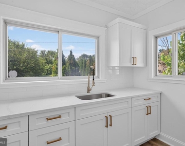 319 Laurel Avenue - Photo Thumbnail 18