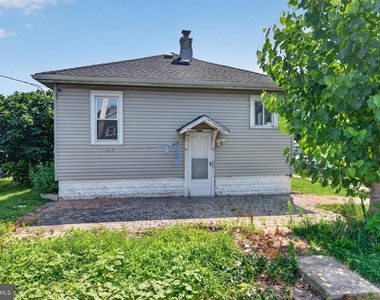 319 Laurel Avenue - Photo Thumbnail 24