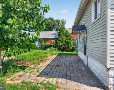 319 Laurel Avenue - Photo Thumbnail 25