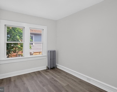319 Laurel Avenue - Photo Thumbnail 8