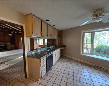 9 Dixie Drive - Photo Thumbnail 13