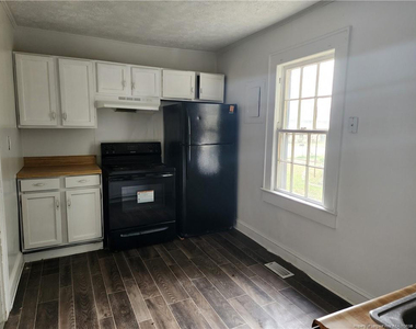 507 Edward Street - Photo Thumbnail 3