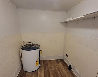 519 Edwards Street - Photo Thumbnail 6