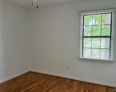 4945 Redwood Drive - Photo Thumbnail 4