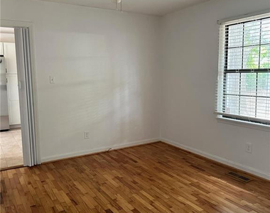 4945 Redwood Drive - Photo Thumbnail 3