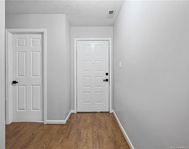 2105 Wexford Oaks Court - Photo Thumbnail 4