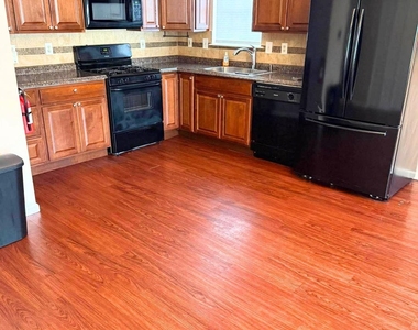 419 S Yam Avenue - Photo Thumbnail 4