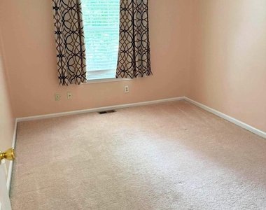 419 S Yam Avenue - Photo Thumbnail 11