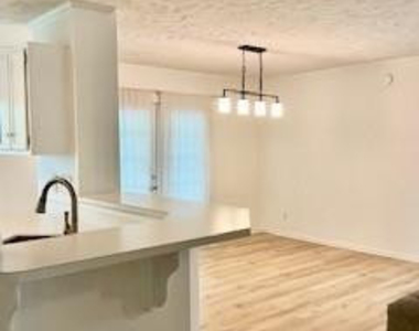 599 Sugaridge Lane - Photo Thumbnail 11