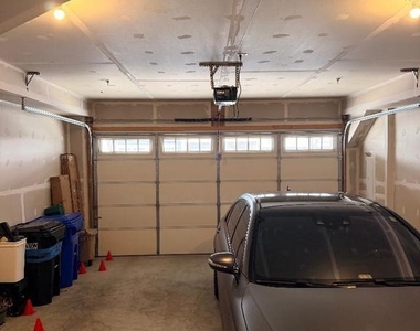 1011 Flester Lane - Photo Thumbnail 9