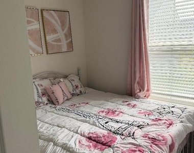 1011 Flester Lane - Photo Thumbnail 7