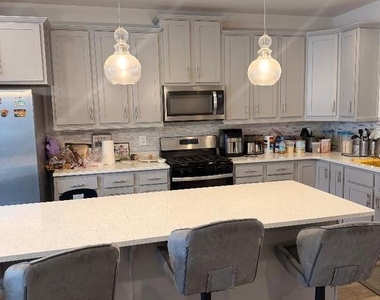 1011 Flester Lane - Photo Thumbnail 2