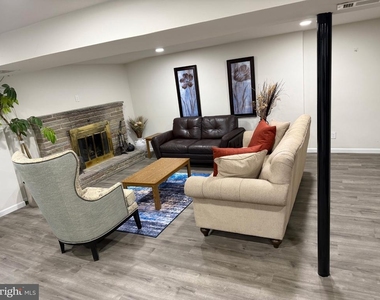 8206 Steve Drive - Photo Thumbnail 2