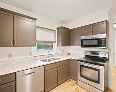 4300 Hickory Ridge Drive - Photo Thumbnail 15