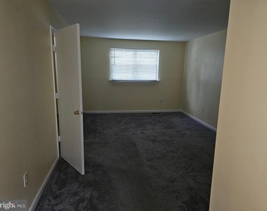 10800 Sugar Maple Terrace - Photo Thumbnail 17