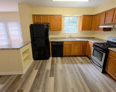 10800 Sugar Maple Terrace - Photo Thumbnail 37