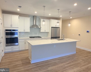 102 Saint Ives Place - Photo Thumbnail 1