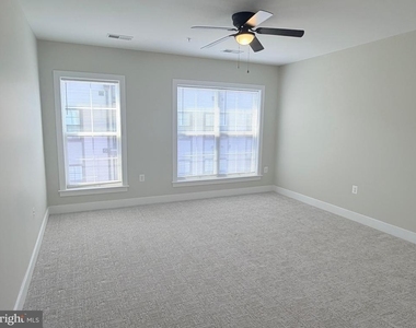 102 Saint Ives Place - Photo Thumbnail 13