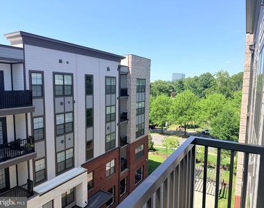 102 Saint Ives Place - Photo Thumbnail 19