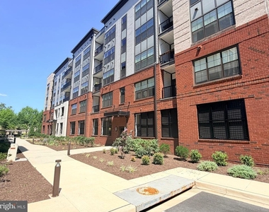 102 Saint Ives Place - Photo Thumbnail 20