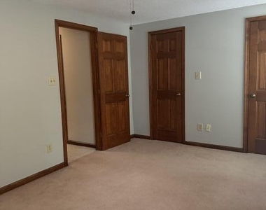 7334 Shellburne Drive - Photo Thumbnail 13
