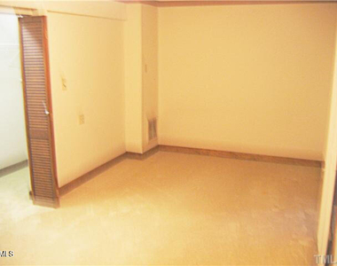 7334 Shellburne Drive - Photo Thumbnail 15