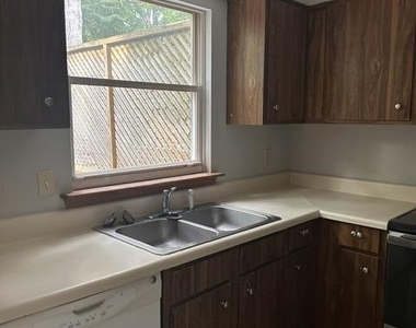 7334 Shellburne Drive - Photo Thumbnail 5