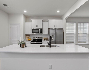 74 Amaryllis Lane - Photo Thumbnail 10
