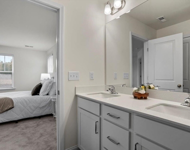 74 Amaryllis Lane - Photo Thumbnail 25